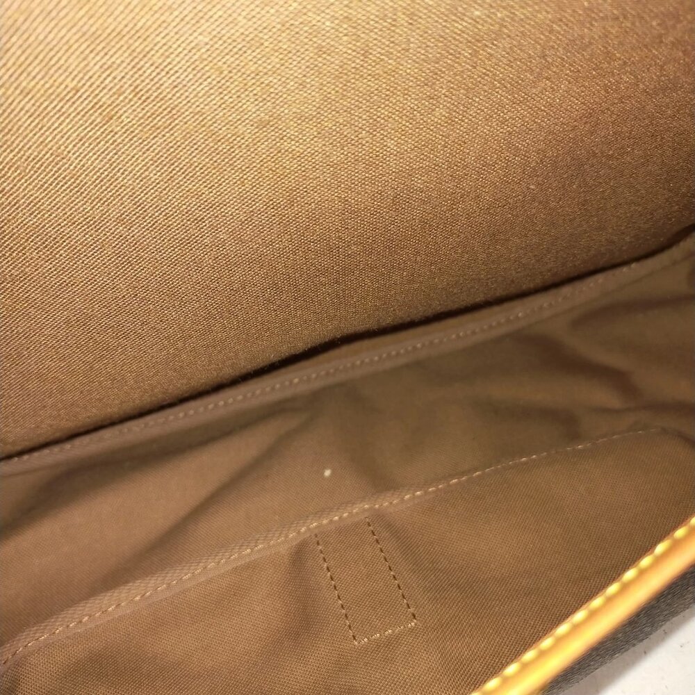 Authentic LV Vintage Louis Vuitton Saumur 35 Monogram Crossbody Bag - Picture 15 of 16